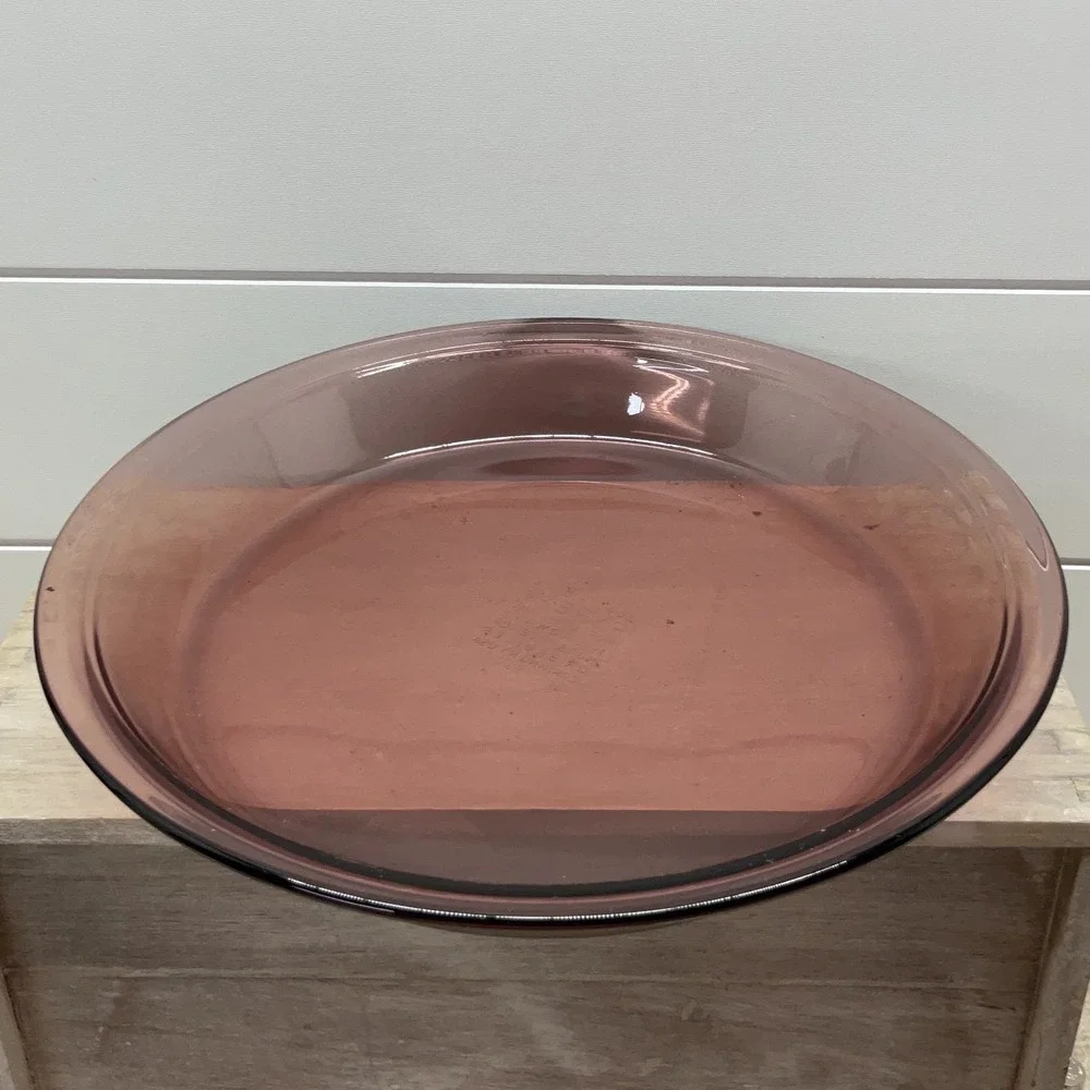 Pyrex Cranberry Glass 9.5 Inch Pie Plate Round Baking Dish 209 23cm USA Vintage